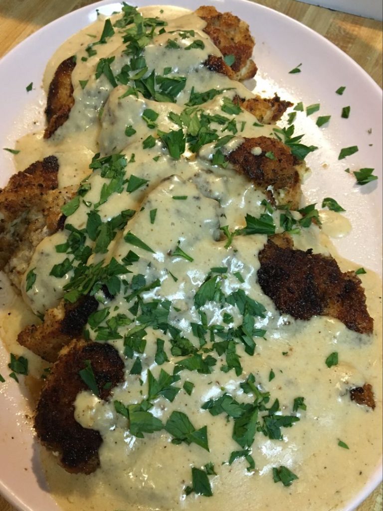 CHICKEN WITH CREAMY GARLIC SAUCE – Miss Cooker