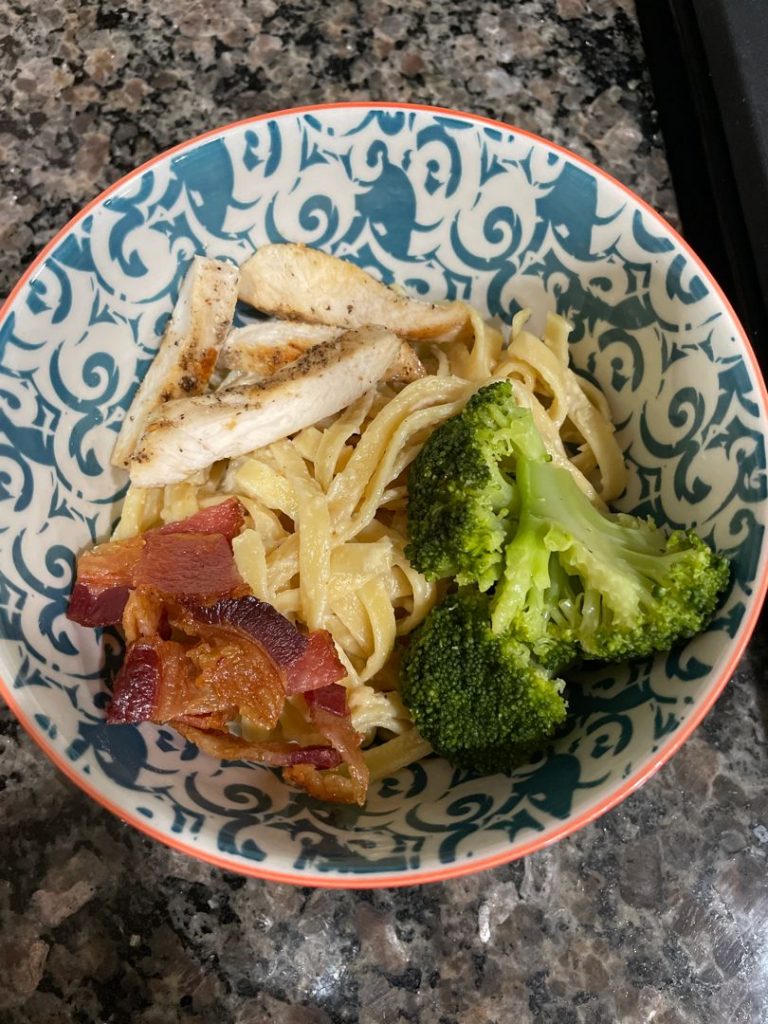 CHICKEN BROCCOLI PASTA WITH BACON Miss Cooker